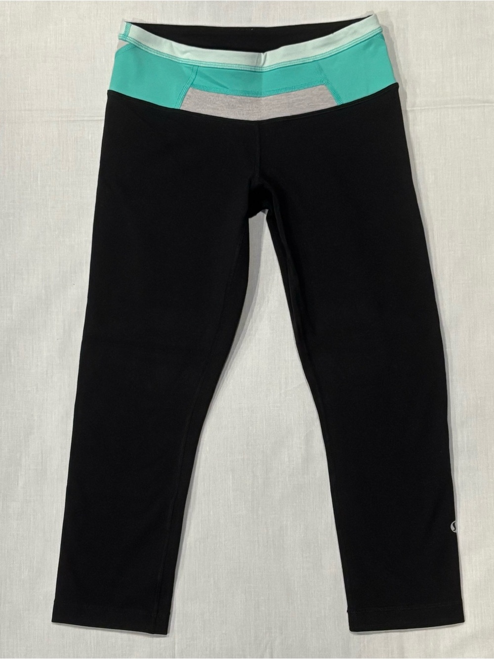 Lululemon Wunder Under Crop Pants Womens Size 4 Black Athletic Yoga Leggings